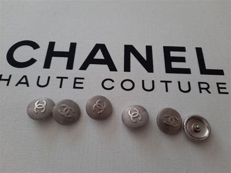 chanel knöpfe original|Chanel bag counterfeit.